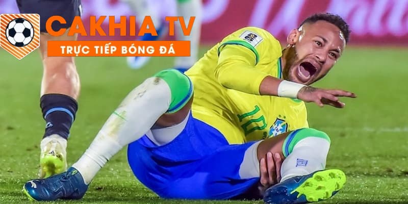 Chấn thương của Neymar khiến anh bật khóc